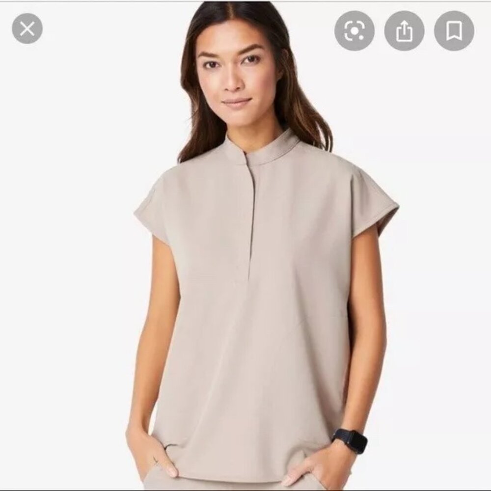 EUC Figs Rafaela Oversized Scrub Top in Slate-- Size Small